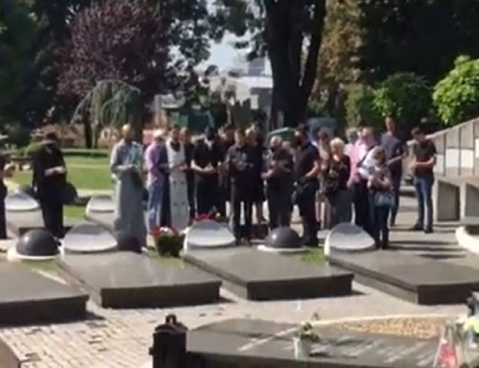 40 DANA OD NJENE SMRTI: Porodica Isidore Bjelice neutešna, Nebojša i Lav NEPREKIDNO PLAKALI!    